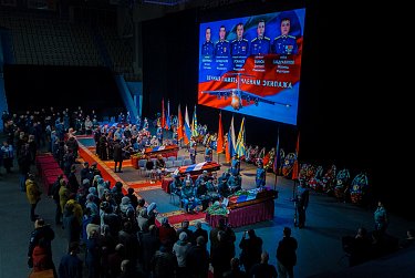 Оренбуржцы простились с летчиками, погибшими в авиакатастрофе под Иваново